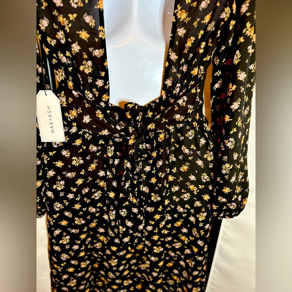 Women’s long sleeve open back dress size medium - Picture 3 of 4